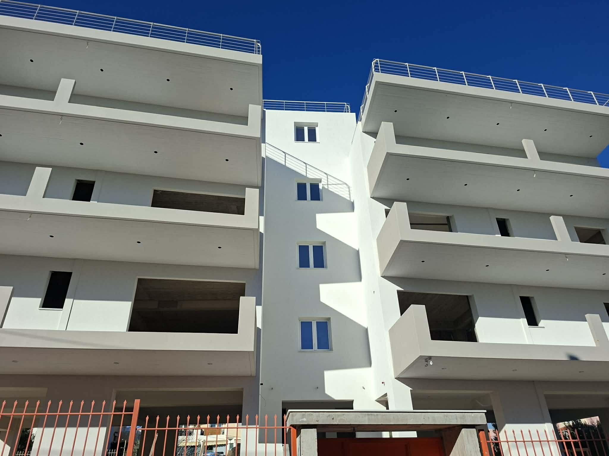 Θερμοπρόσοψη πολυκατοικίας στην Αθήνα από την AtticaBuilders