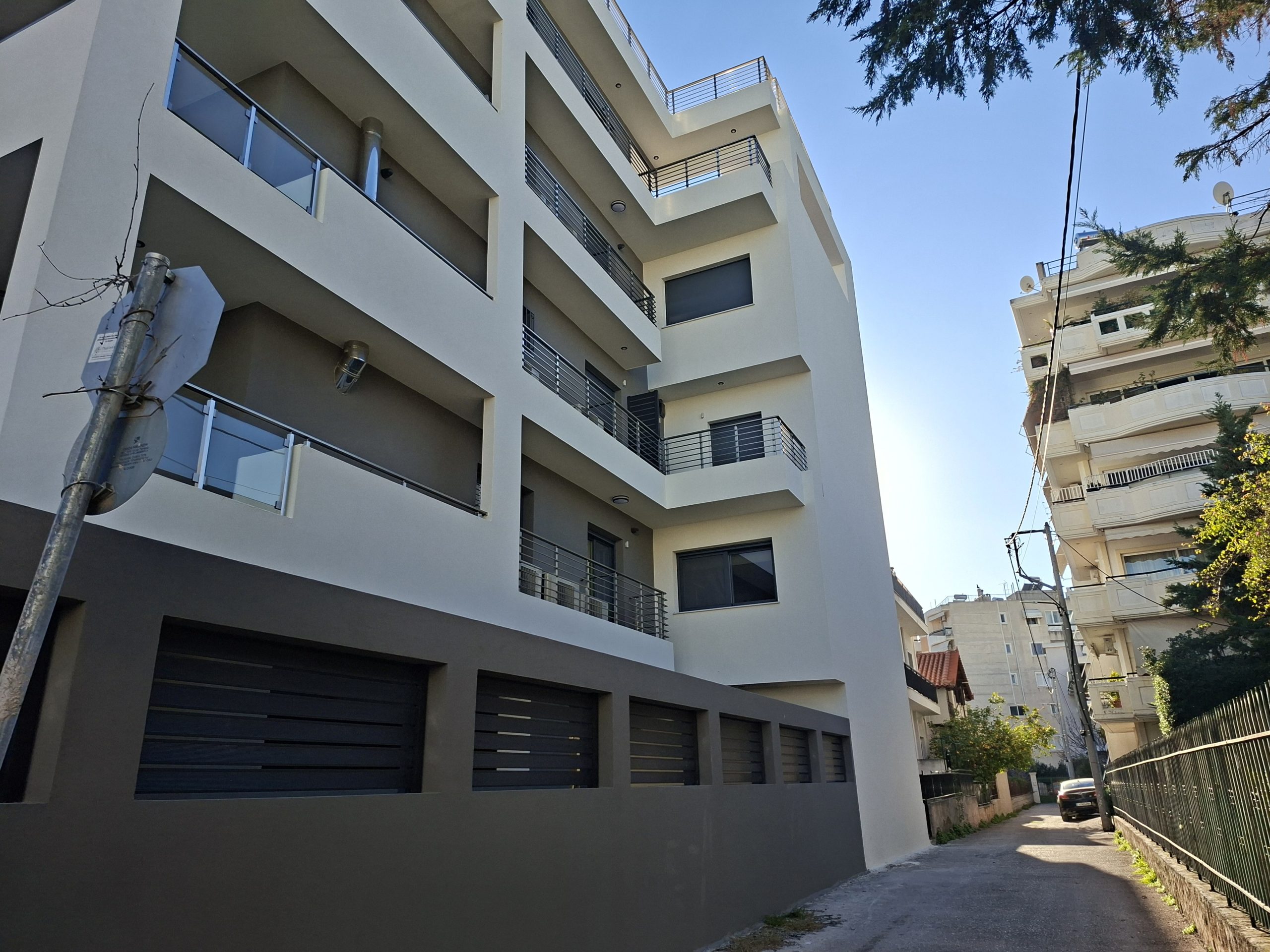 Θερμοπρόσοψη πολυκατοικίας στην Αθήνα από την AtticaBuilders